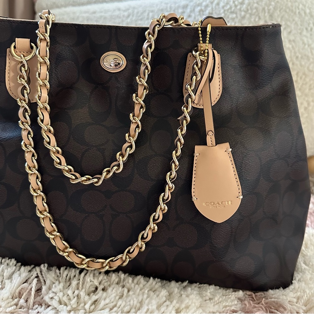 NEW Coach Bag With Chain Straps In Signature Print